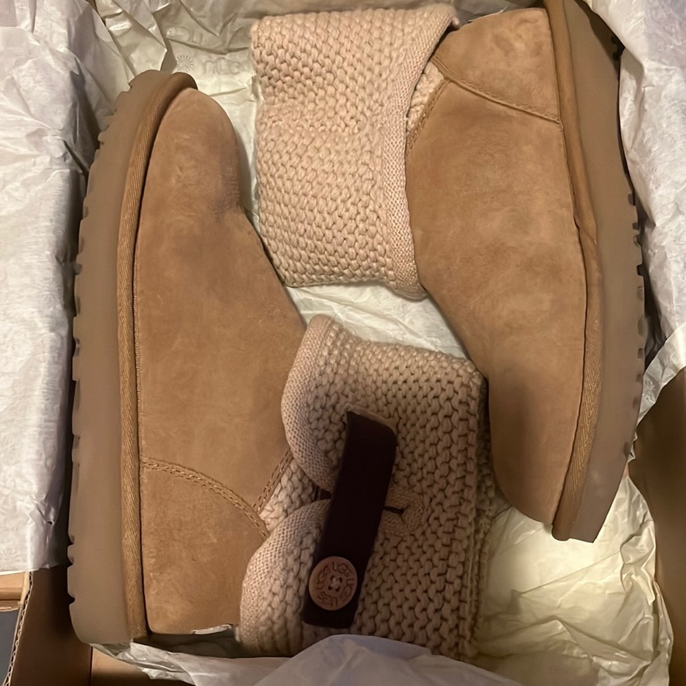 UGG boots in like new condition size 8
